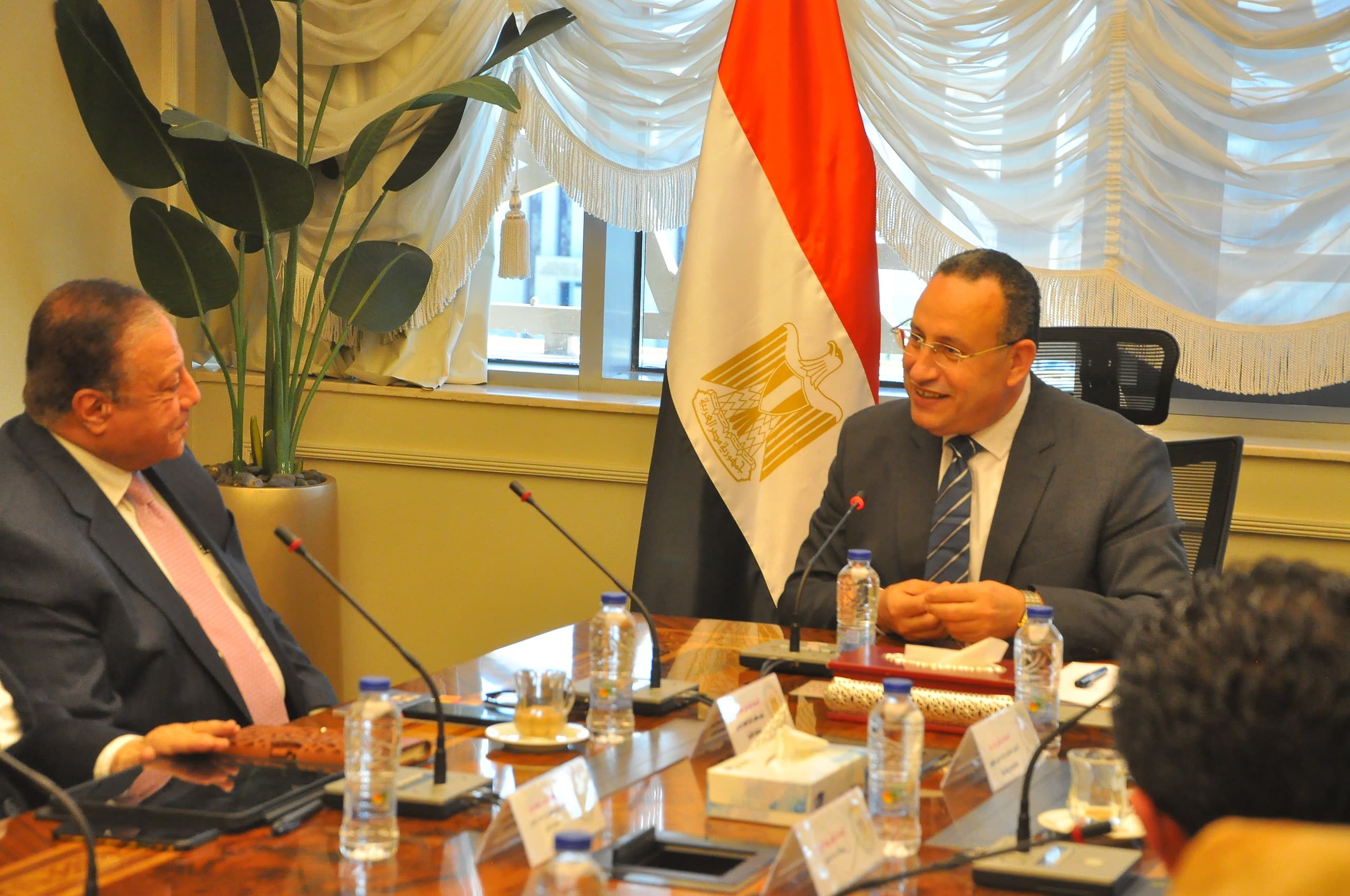 قنصوة يعقد اجتماعًا مع رئيس الجهاز المصري للملكية الفكرية لبحث التعاون المشترك