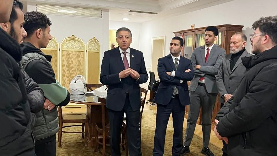 سفير مصر لدى اليونان يستقبل أقارب ضحايا مركب الهجرة غير الشرعية