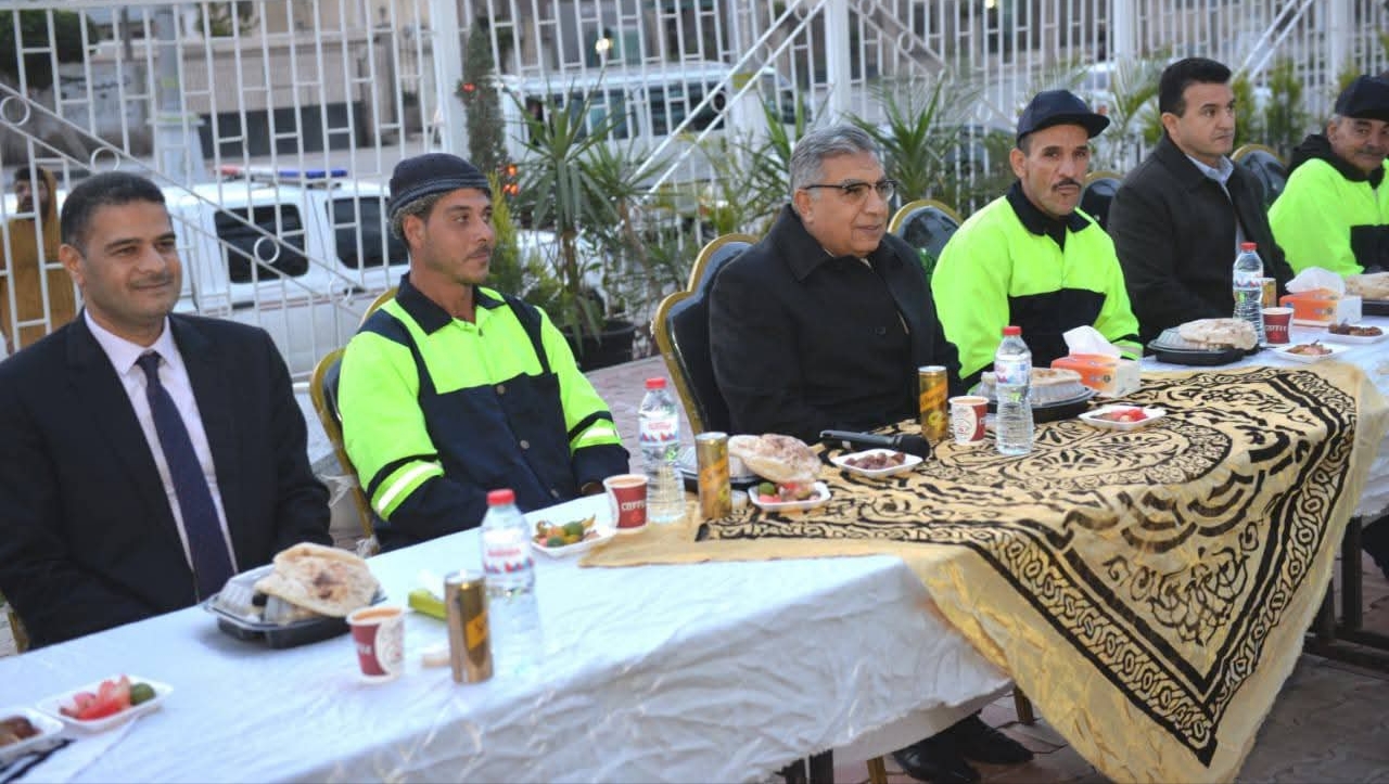 محافظ الدقهلية يشارك عمال النظافة حفل الإفطار السنوي بحديقة حي شرق