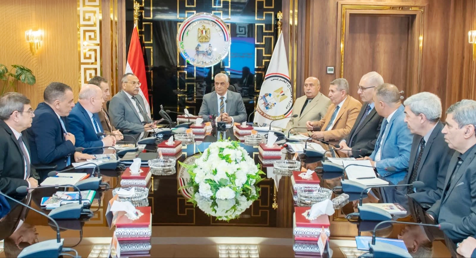 "جمبلاط" يتابع عمليات التصنيع العسكري بشركات الإنتاج الحربي