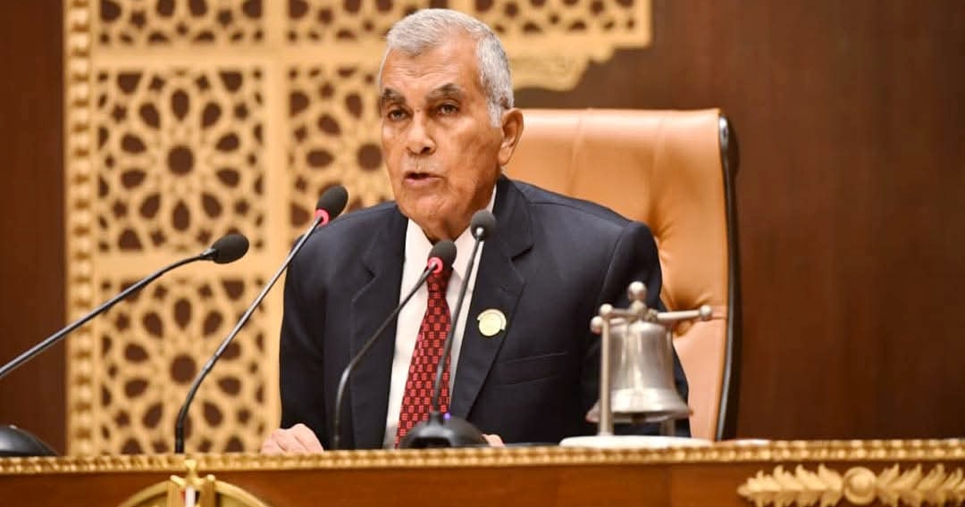 رئيس مجلس الشيوخ يهنئ الرئيس السيسي بقرب حلول عيد الفطر المبارك