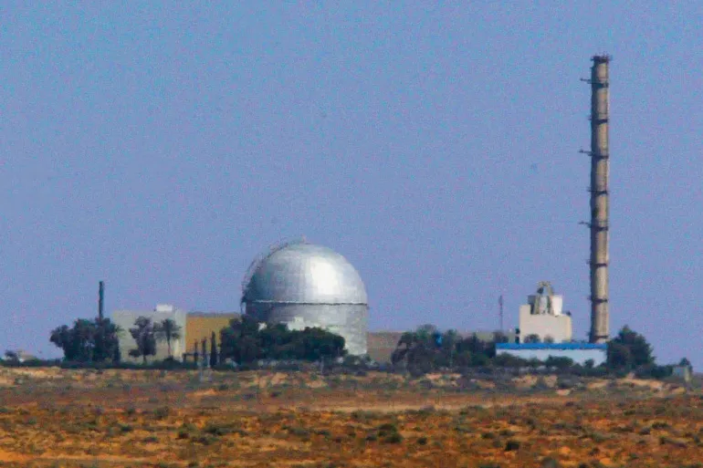 إيران تهدد باستهداف مفاعل ديمونا ومنشآت الطاقة بالمنطقة حال تغيير النظام بالقوة