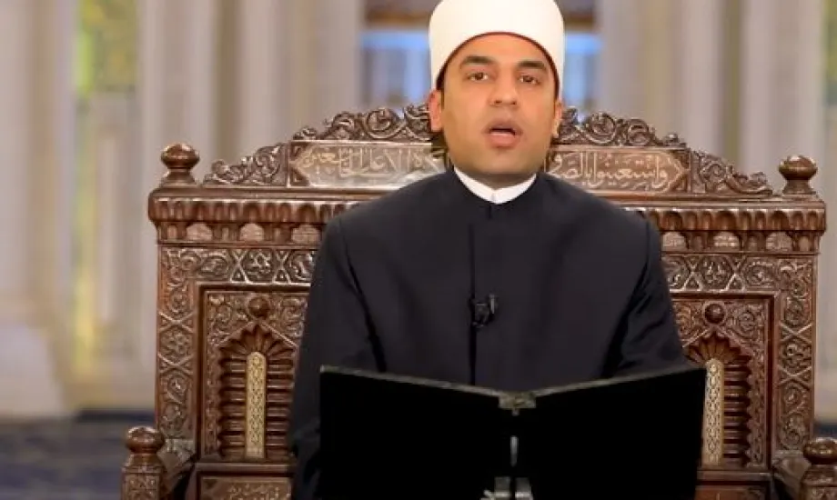 هل يجوز إعطاء الزكاة للأقارب؟.. داعية يوضح