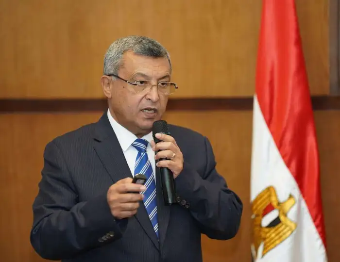 هل يصل سعر النفط إلى 200 دولار للبرميل؟.. وزير البترول الأسبق يجيب
