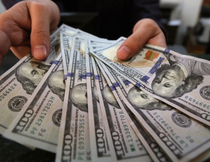كسر الـ52.. قفزة في سعر الدولار أمام الجنيه بالبنوك