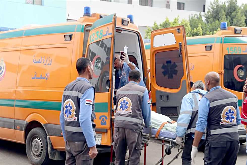 إصابة 5 أشخاص فى تصادم مينى باص بالخانكة