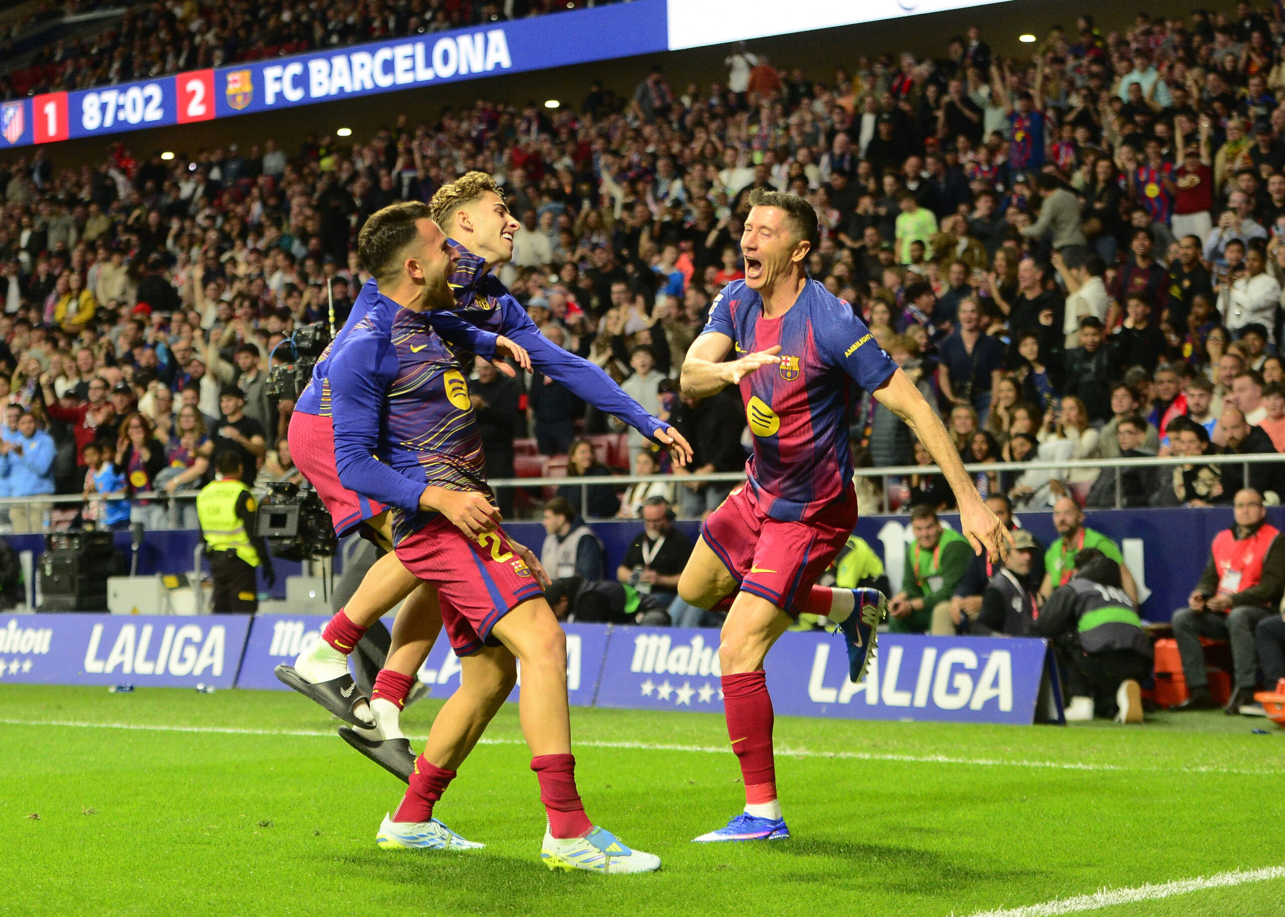 اللقب يقترب .. برشلونة يخطف فوزًا مثيرًا من أتليتكو مدريد في الدوري الإسباني
