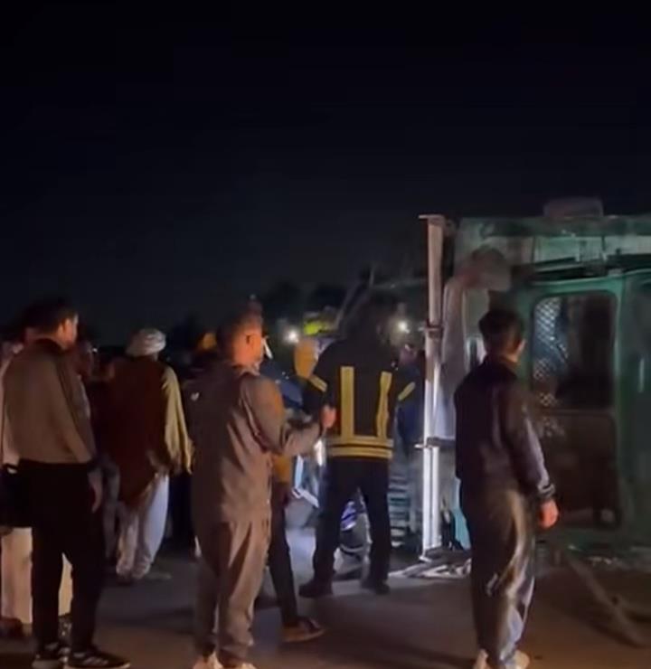 انقلاب سيارة نقل محملة بأنابيب البوتاجاز بطريق طنطا كفر الشيخ