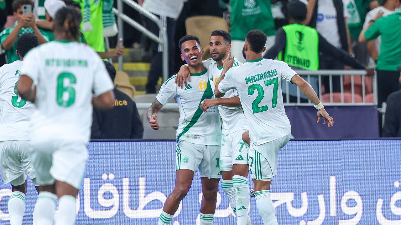 لمسة محرز تقود أهلي جدة إلى ربع نهائي أبطال آسيا على حساب الدحيل