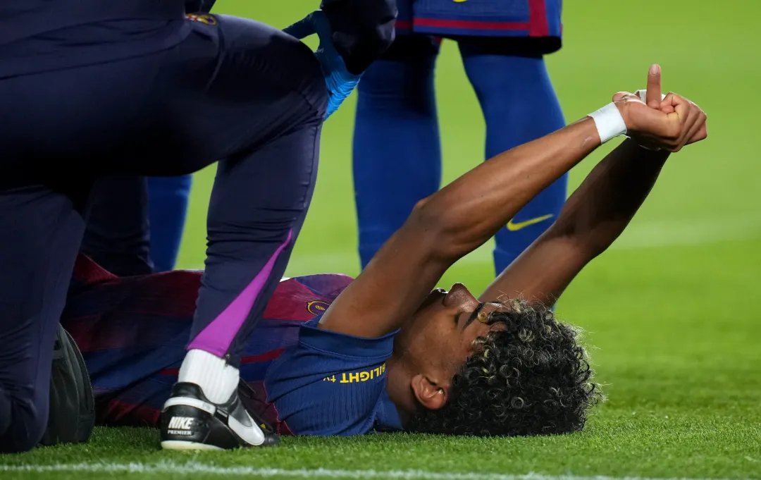 صدمة كبرى .. برشلونة يعلن انتهاء موسم نجم الفريق بسبب الإصابة