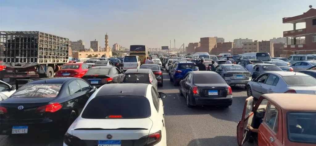 خلى بالك.. كثافات مرورية بشوارع القاهرة الكبرى