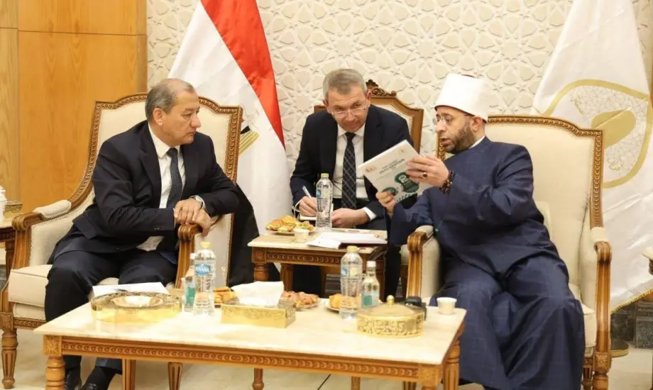 وزير الأوقاف يستقبل وفدًا رسميًا من أوزبكستان لتعزيز التعاون الديني والثقافي