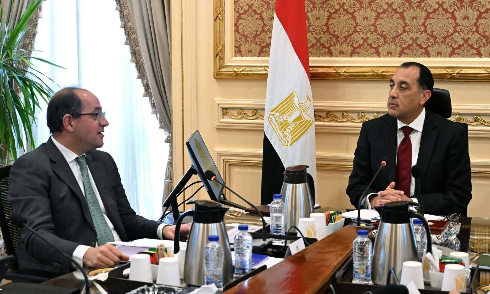 رئيس الوزراء يتابع مع وزير المالية عدداً من ملفات العمل