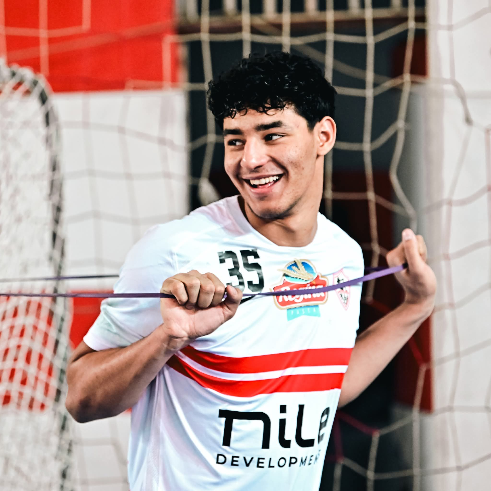 الزمالك يفوز على سبورتنج و يواصل مطاردة الأهلي في دوري اليد