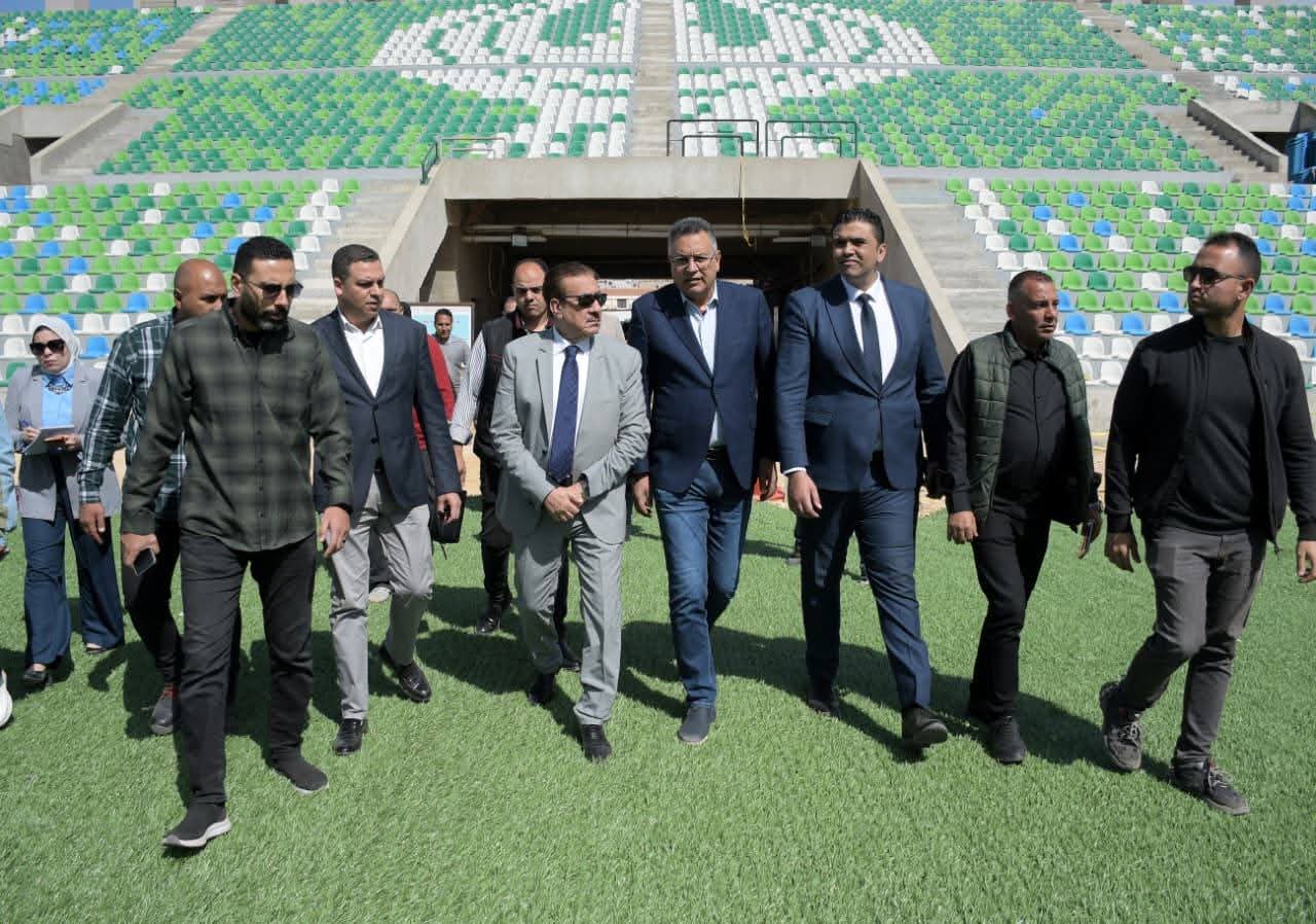 محافظ بورسعيد يتفقد سير العمل باستاد النادي المصري ويوجه بتكثيف الجهود