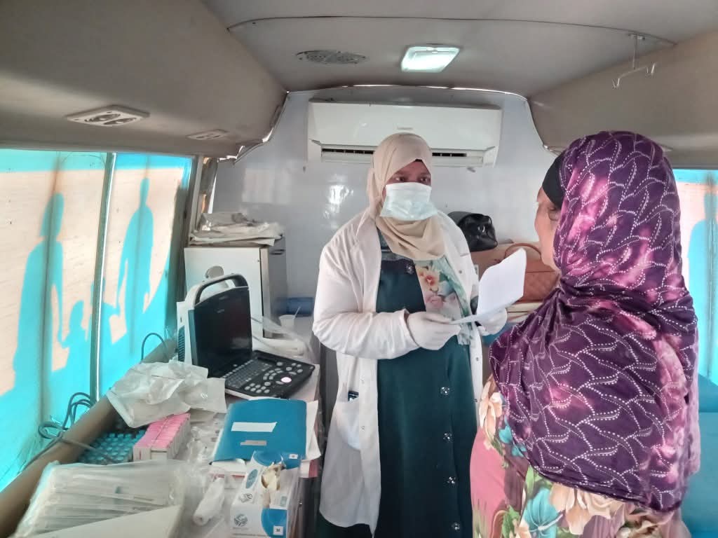 صحة بنى سويف تنظم قافلة طبية مجانية بقرية "نصر جمعة" وتوابعها