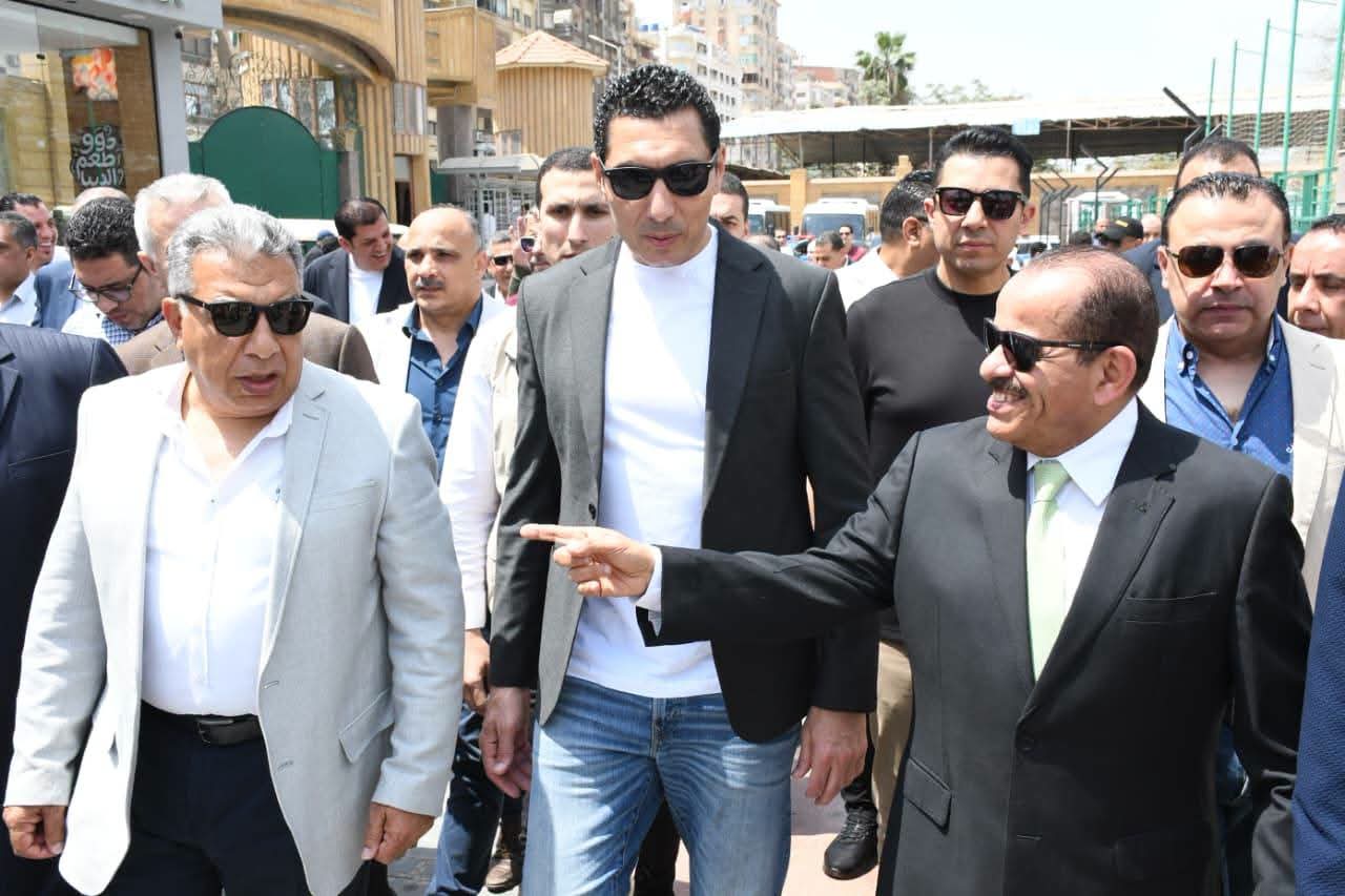 وزير الشباب والرياضة ومحافظ الدقهلية يقومان بجولة تفقدية بنادي جزيرة الورد