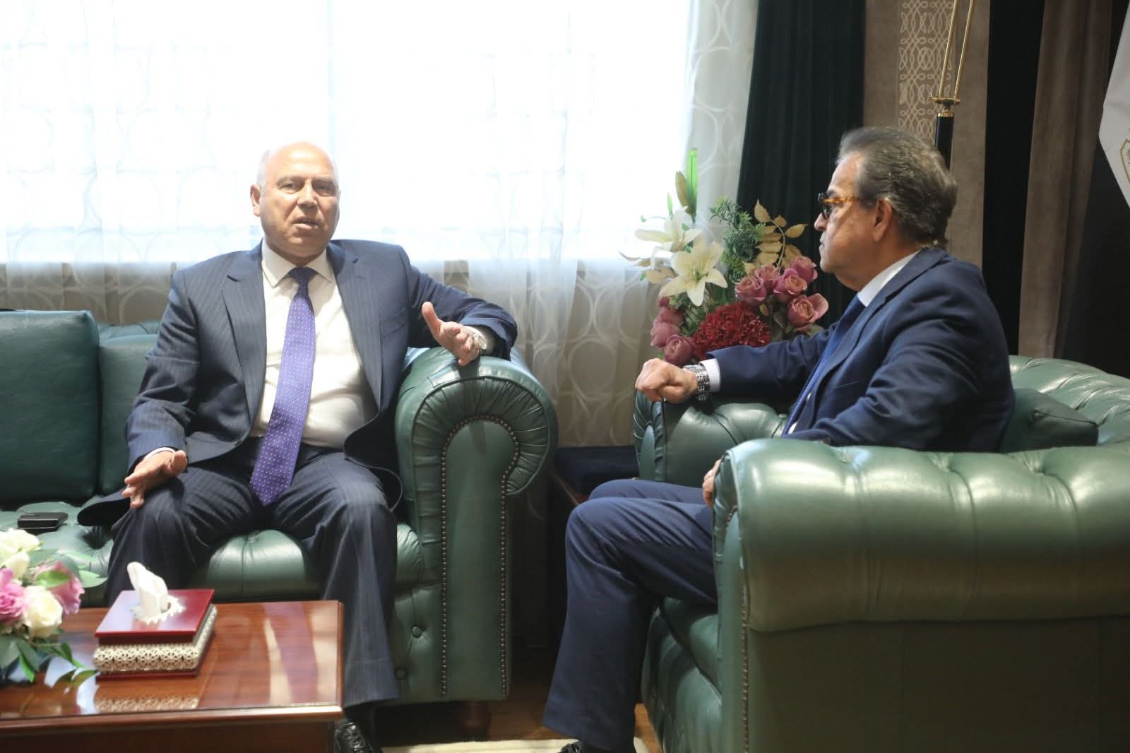 وزير الصحة يستقبل الفريق كامل الوزير لبحث عدد من ملفات التعاون الهامة
