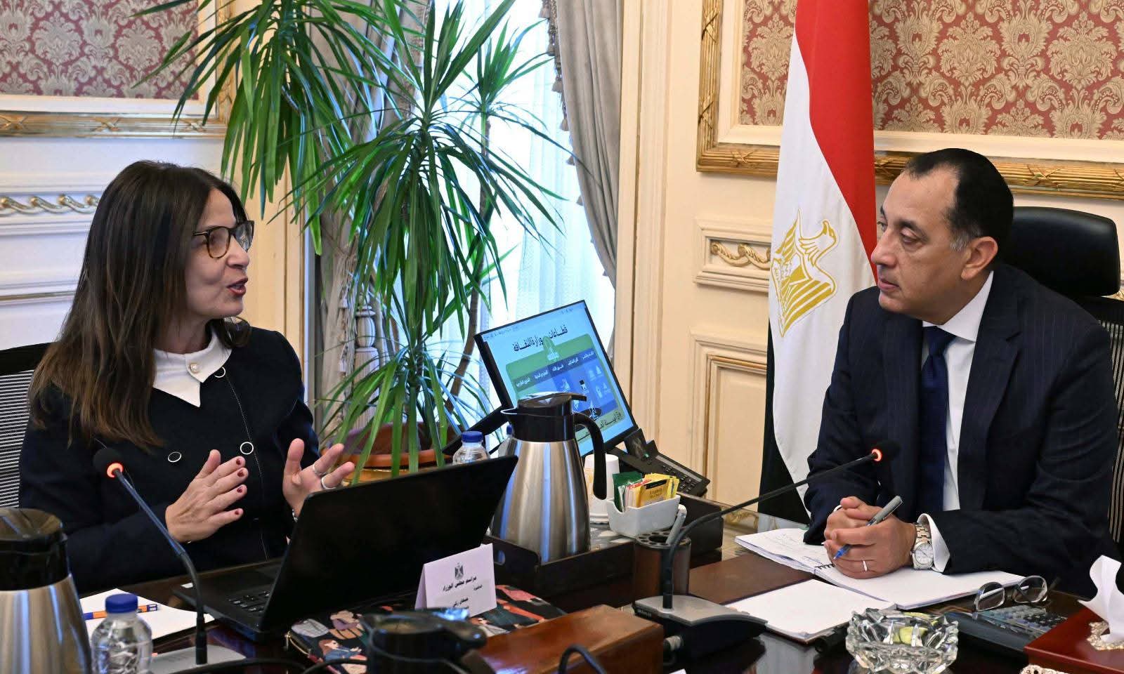 رئيس الوزراء يستعرض مع وزيرة الثقافة الأهداف الاستراتيجية للوزارة