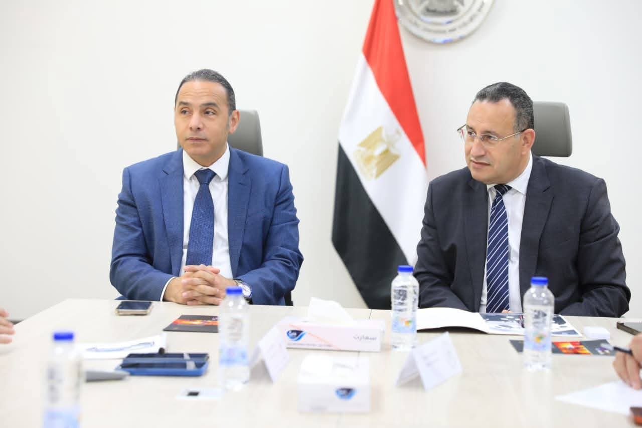 وزير التعليم العالي يبحث مع رئيس الرقابة المالية آليات نشر الثقافة المالية لطلاب الجامعات