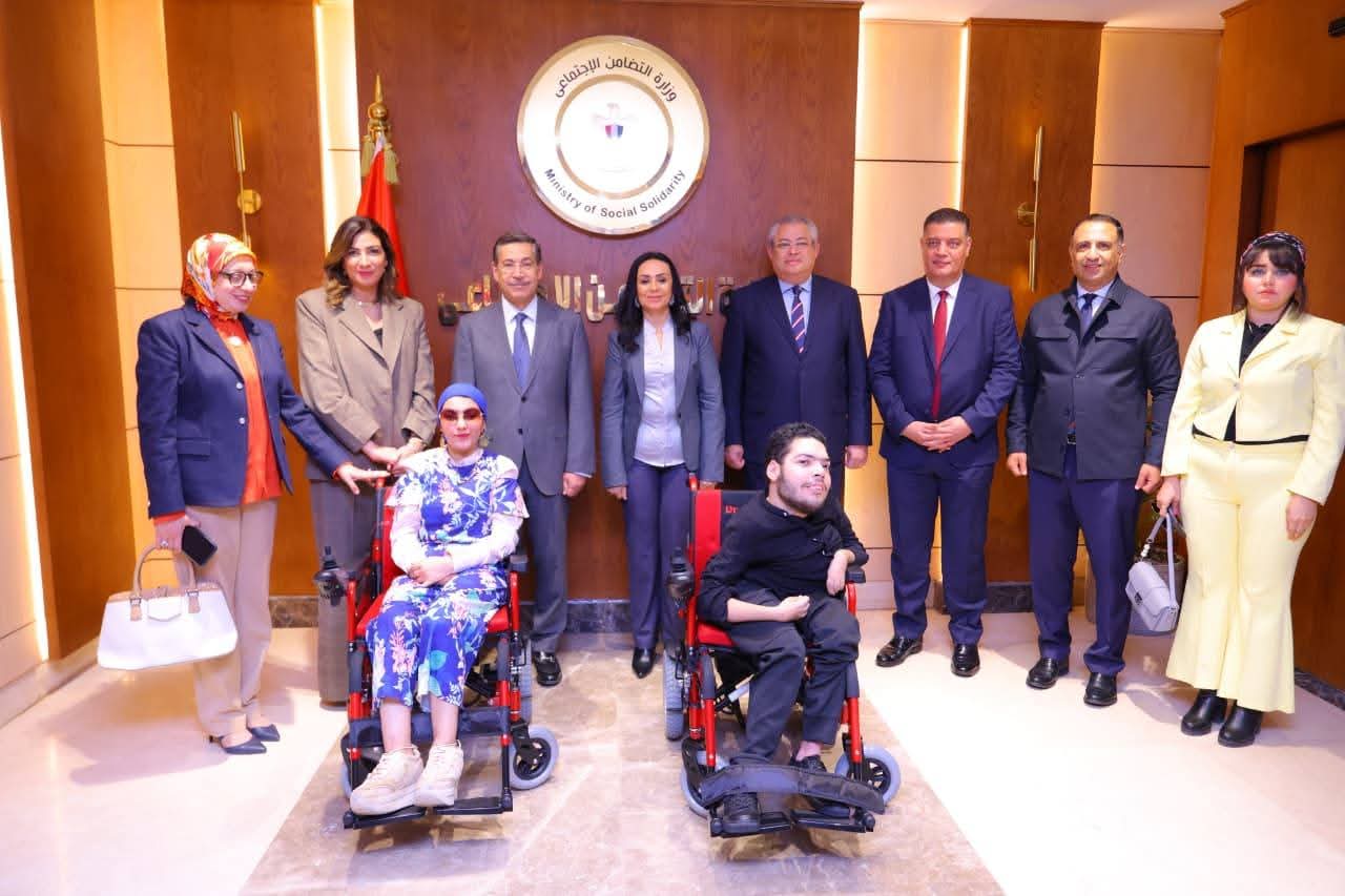 وزيرة التضامن تشهد توزيع عدد من الأجهزة التعويضية لطلاب الجامعات من ذوي الإعاقة