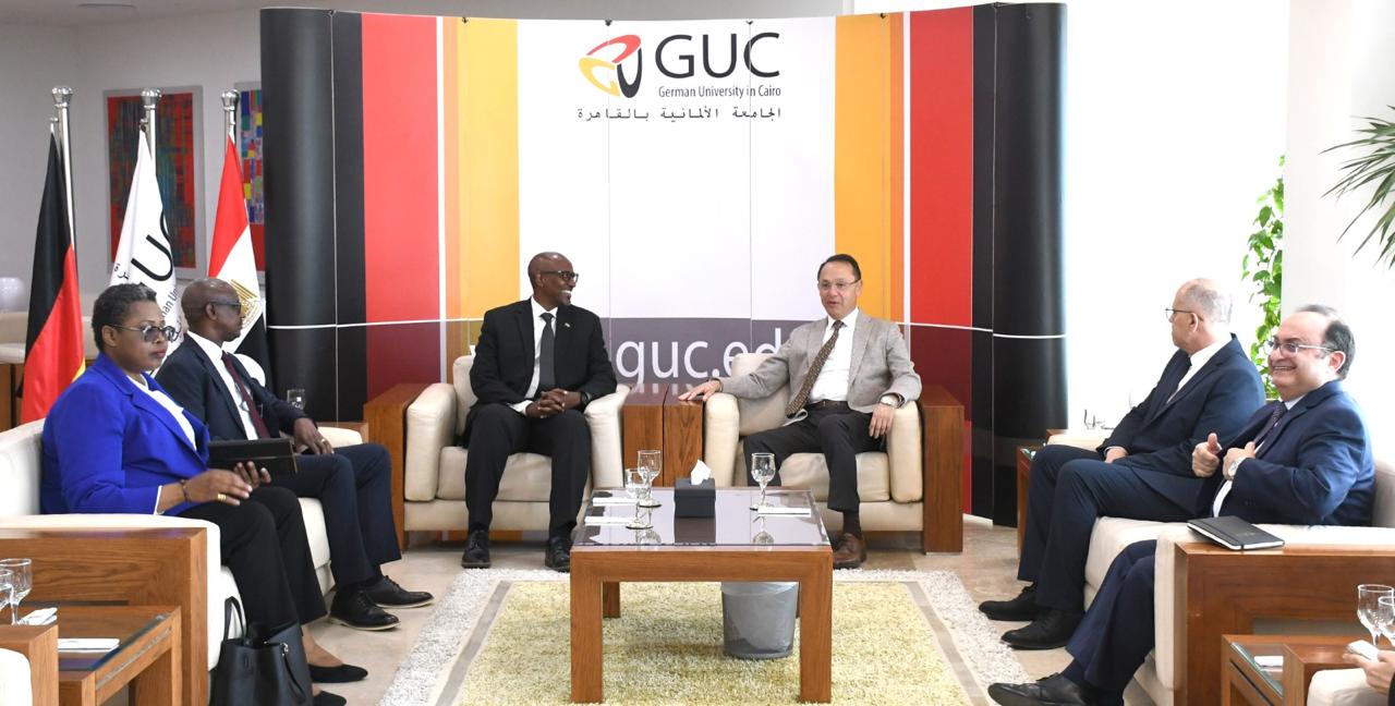 الجامعة الألمانية بالقاهرة تستقبل وزير التعليم الرواندي لتعزيز الشراكة الإفريقية