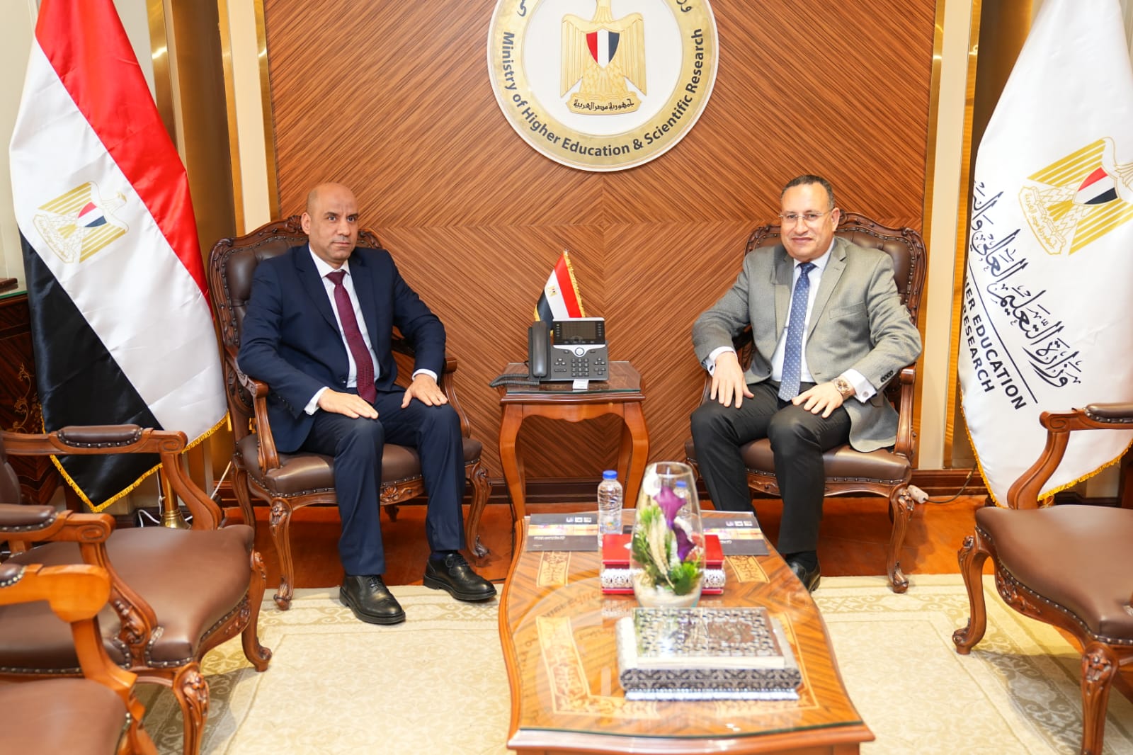 وزيرا التعليم العالي والعمل يبحثان التكامل لإعداد كوادر قادرة على المنافسة محليًّا ودوليًّا