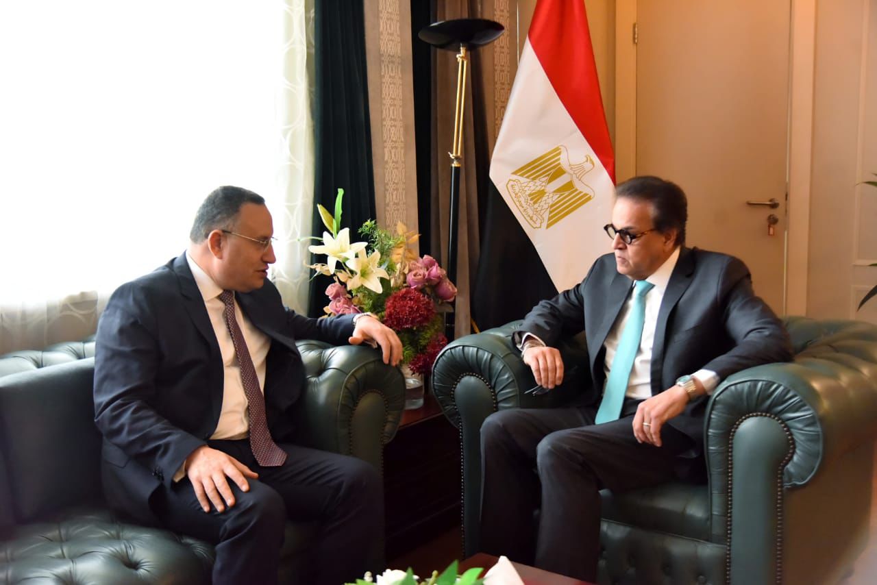وزيرا الصحة والتعليم العالي يبحثان دعم منظومة التأمين الصحي الشامل