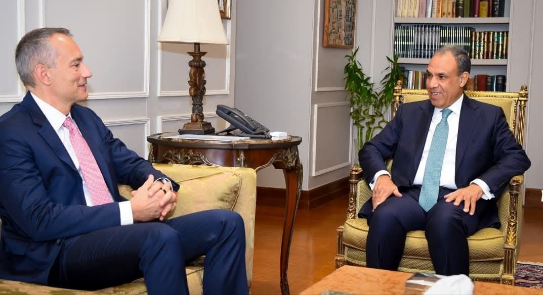 وزير الخارجية يبحث مع الممثل الأعلى لغزة تطورات الأوضاع في القطاع