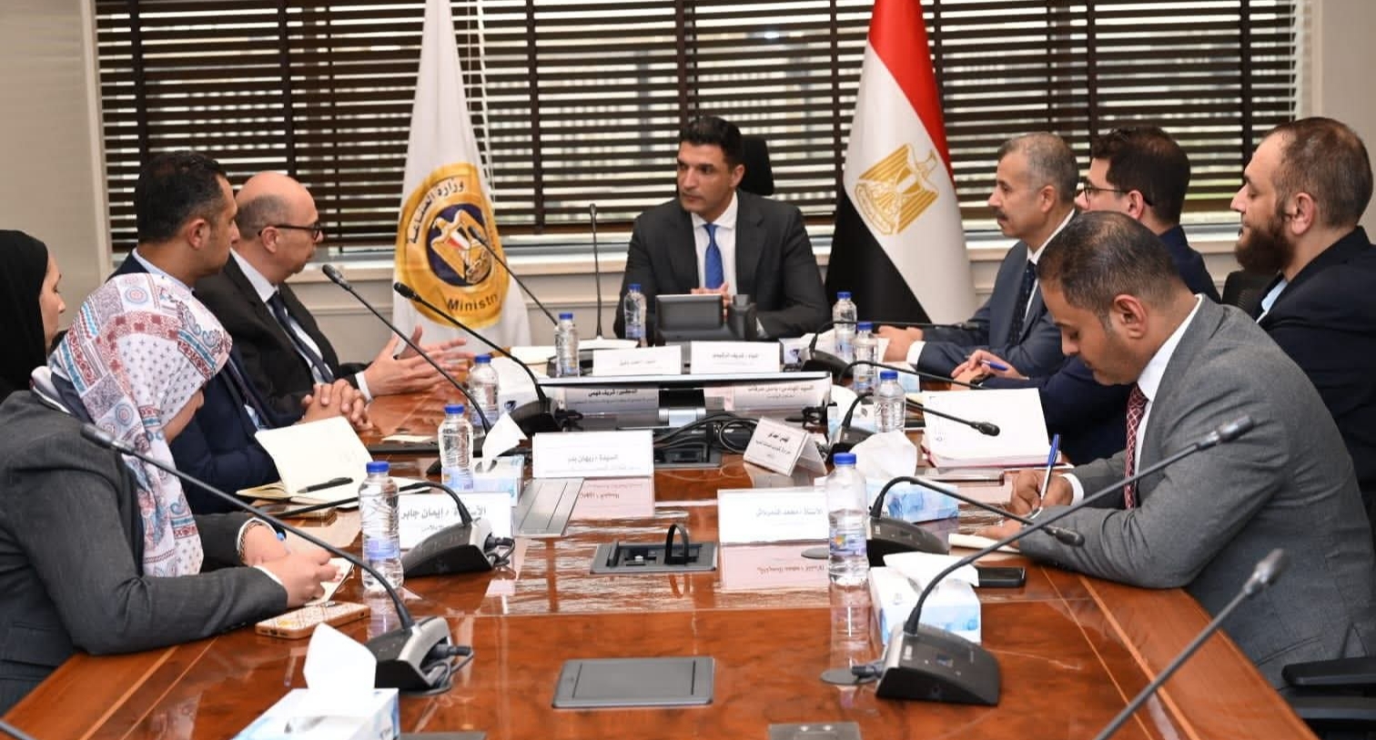 وزير الصناعة يبحث مع مجموعة سان جوبان مصر خطط التوسع في مصر