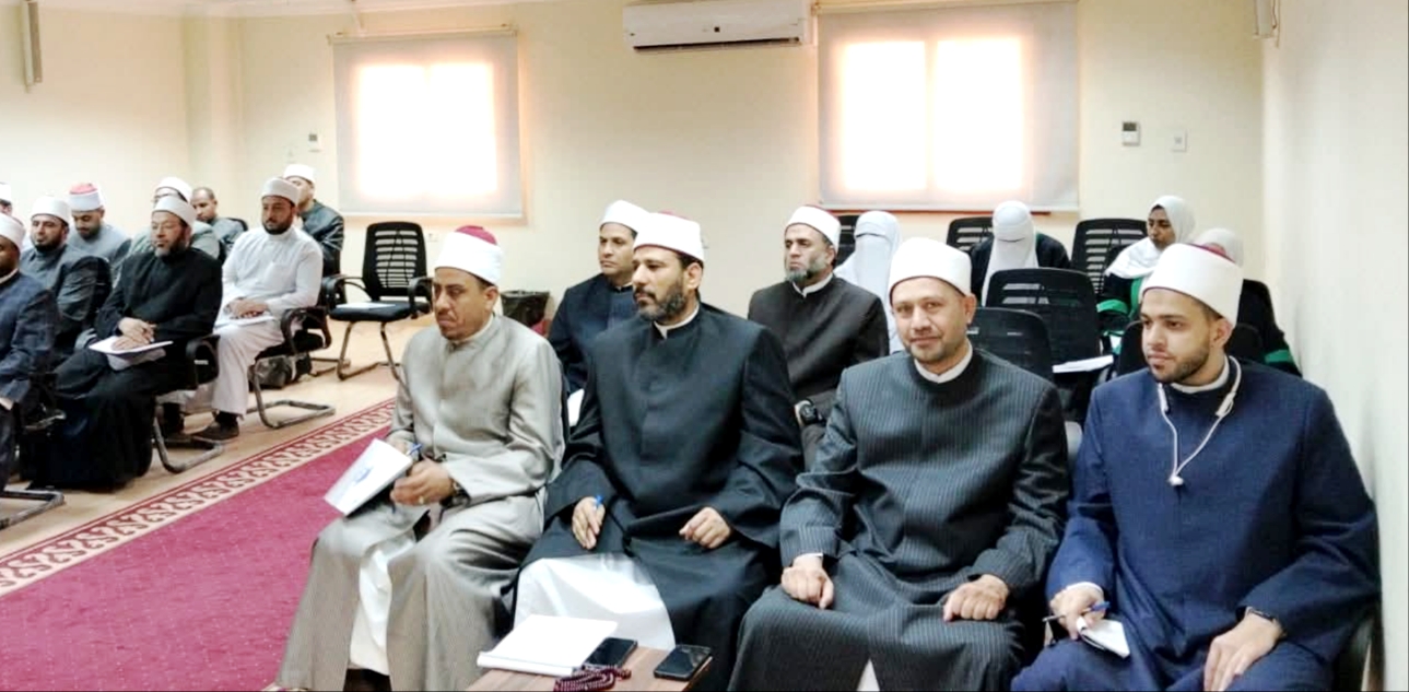 انطلاق دورة «فقه الحج» للسادة الأئمة والواعظات المرافقين لبعثة الحج