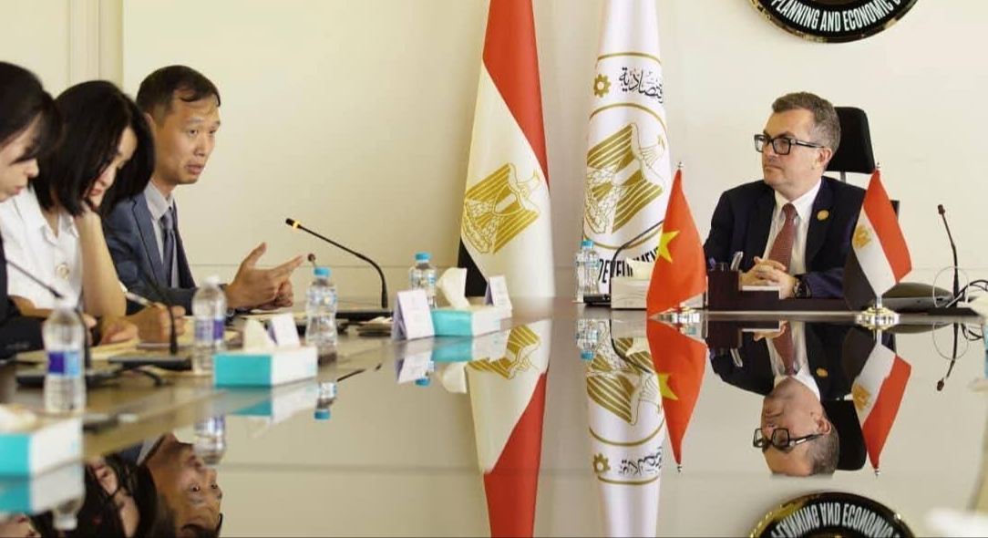 وزير التخطيط يبحث مع سفير فيتنام تعزيز الشراكة التنموية والتعاون الاقتصادي