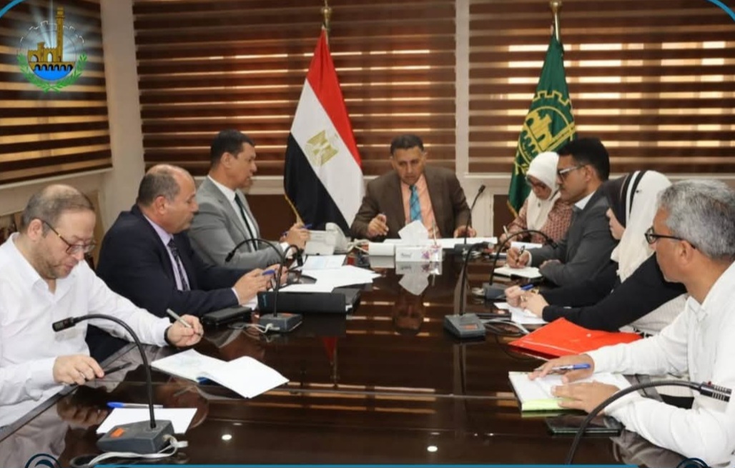 محافظ القليوبية يتابع الموقف التنفيذي لمشروعات مياه الشرب والصرف الصحي بالمحافظة