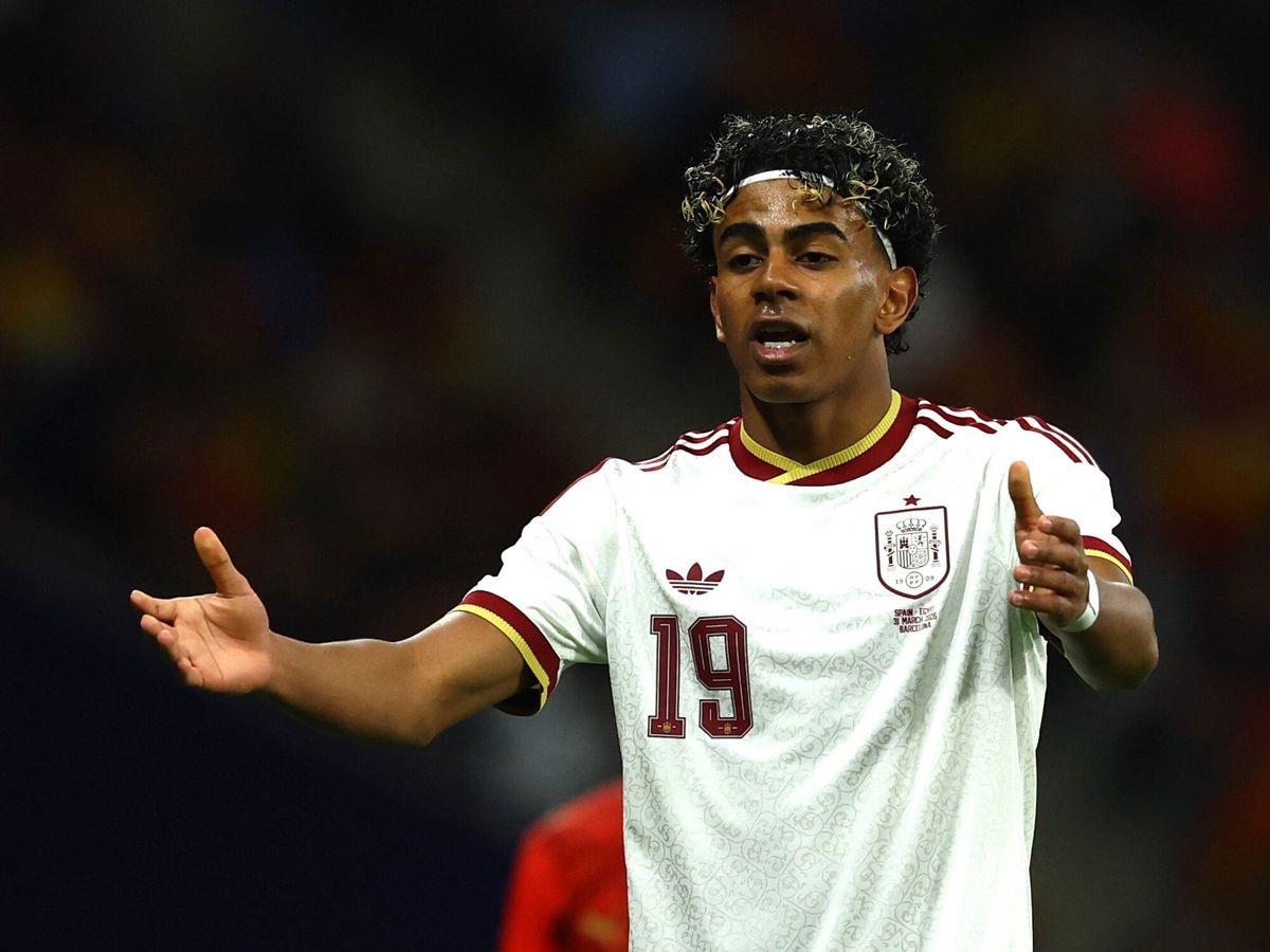 أول رد فعل من لامين يامال على الهتافات العنصرية ضد منتخب مصر