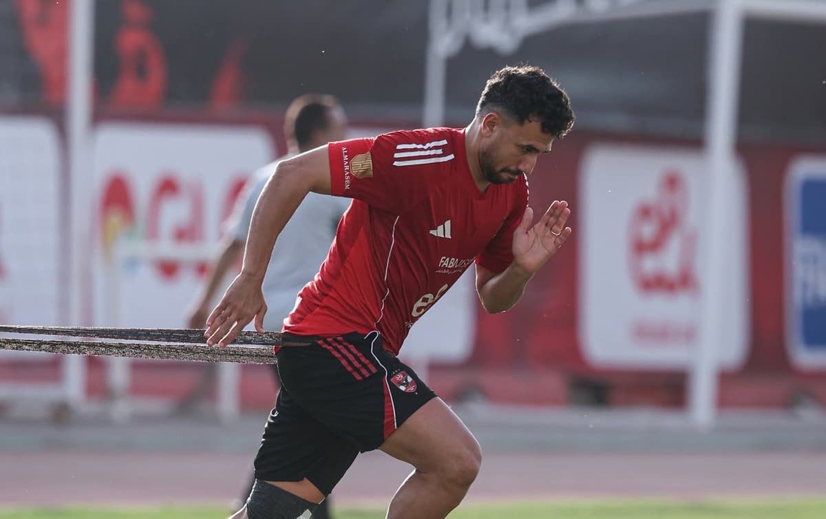 تريزيجيه يشارك في تدريبات الأهلي استعدادًا لمواجهة المصري