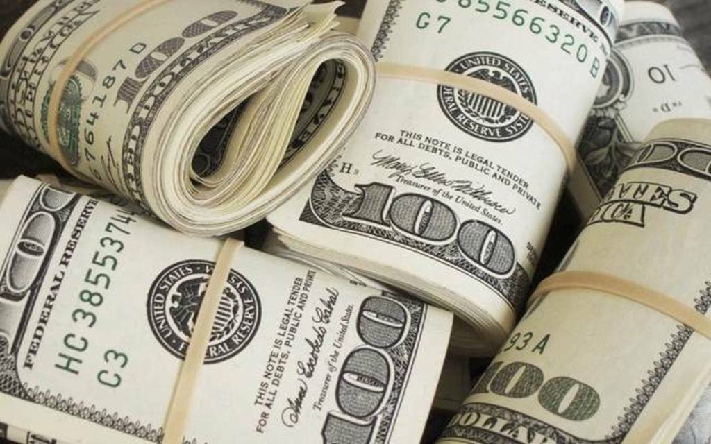 استقرار أم تحرك؟.. سعر الدولار مقابل الجنيه في 11 بنكاً بمنتصف التعاملات