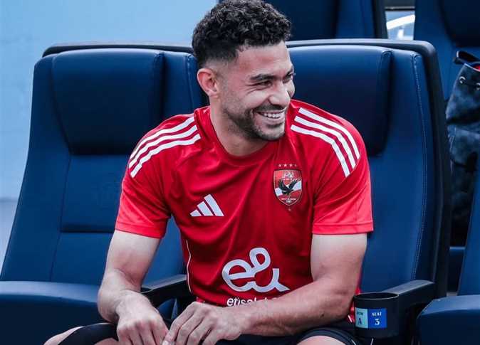 فحص طبي يحدد مصير مدافع الأهلي من مواجهة إنبي