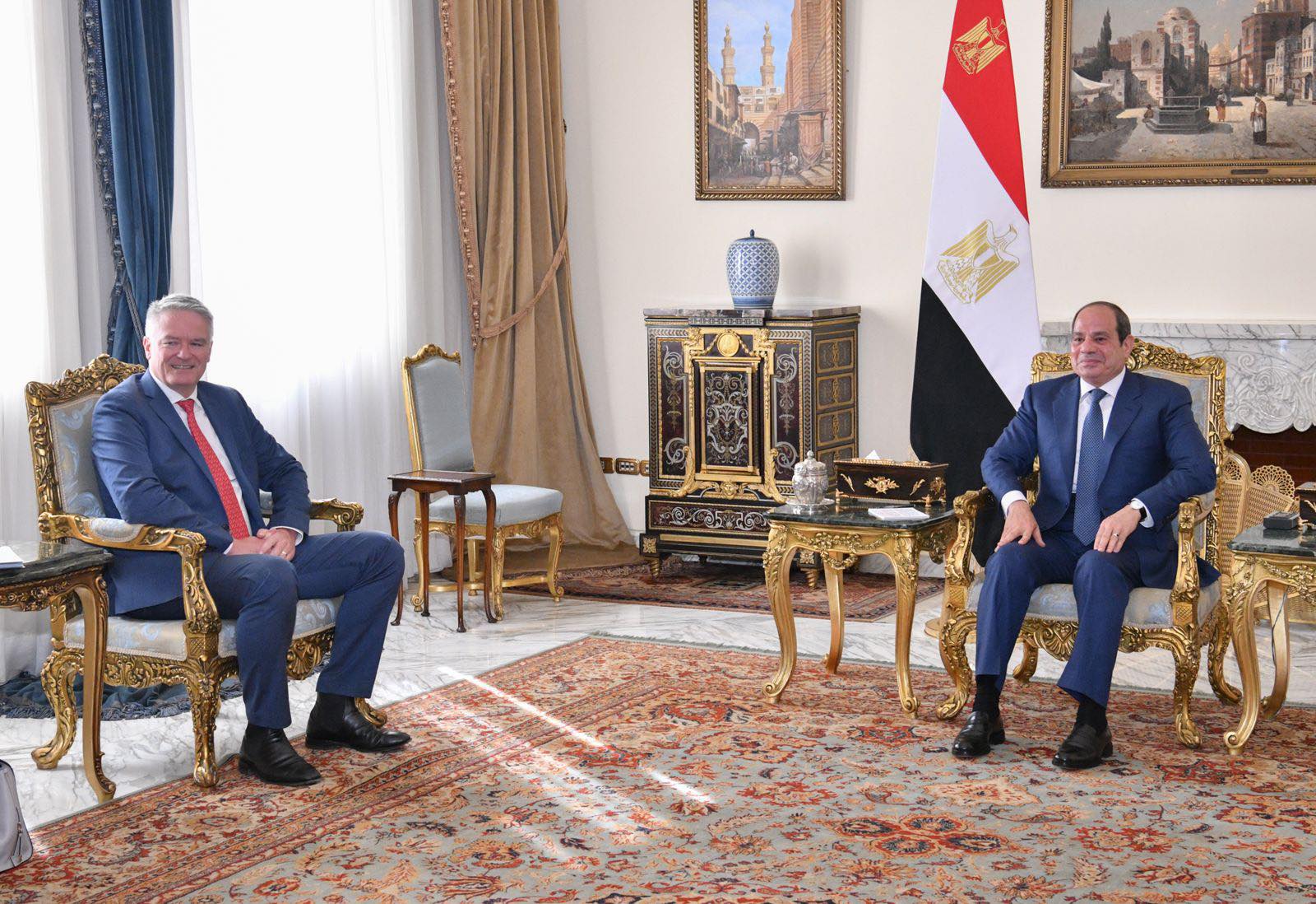 الرئيس السيسي يستعرض جهود مصر في ملف الهجرة واستضافة 10 ملايين ضيف