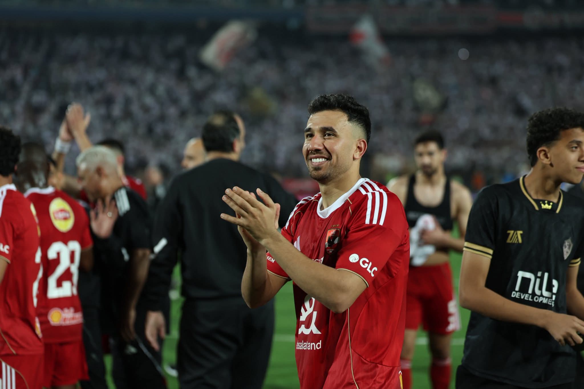 الأهلي يكشف سبب غياب تريزيجيه عن مواجهة إنبي وموقف بلعمري