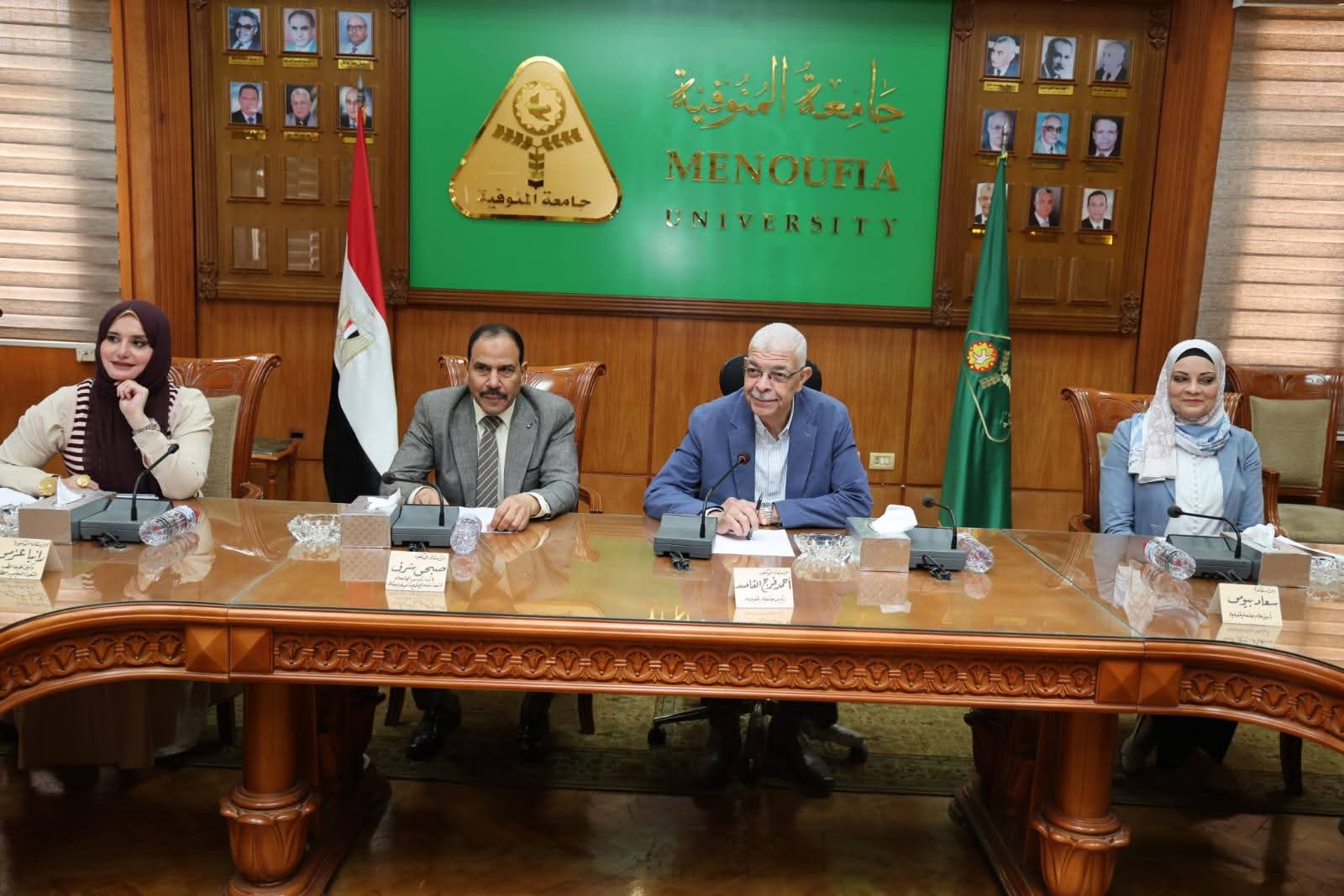 رئيس جامعة المنوفية يتابع استيفاء معايير جائزة التميز الحكومي لتكافؤ الفرص وتمكين المرأة