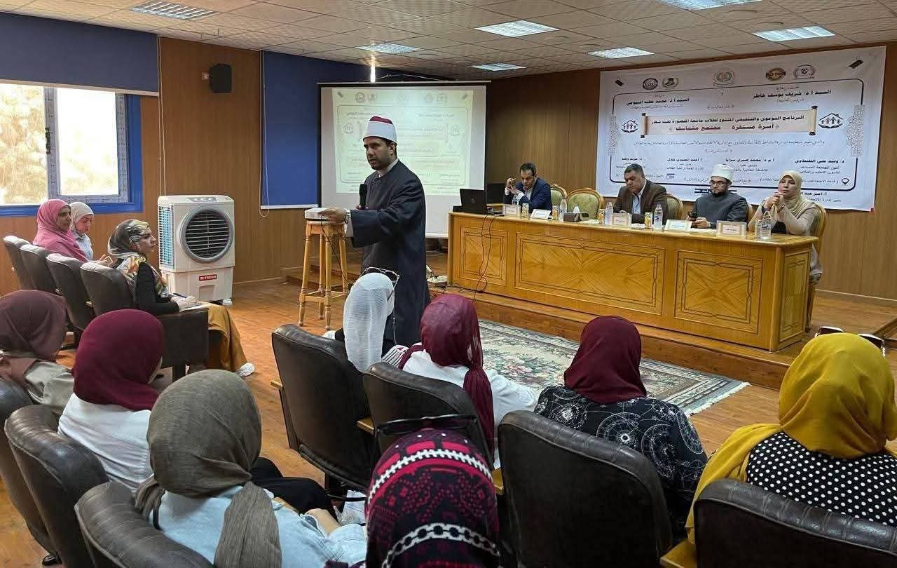 جامعة المنصورة تطلق سلسلة ندوات توعوية لدعم الوعي الأسري والمجتمعي لدى الطلاب