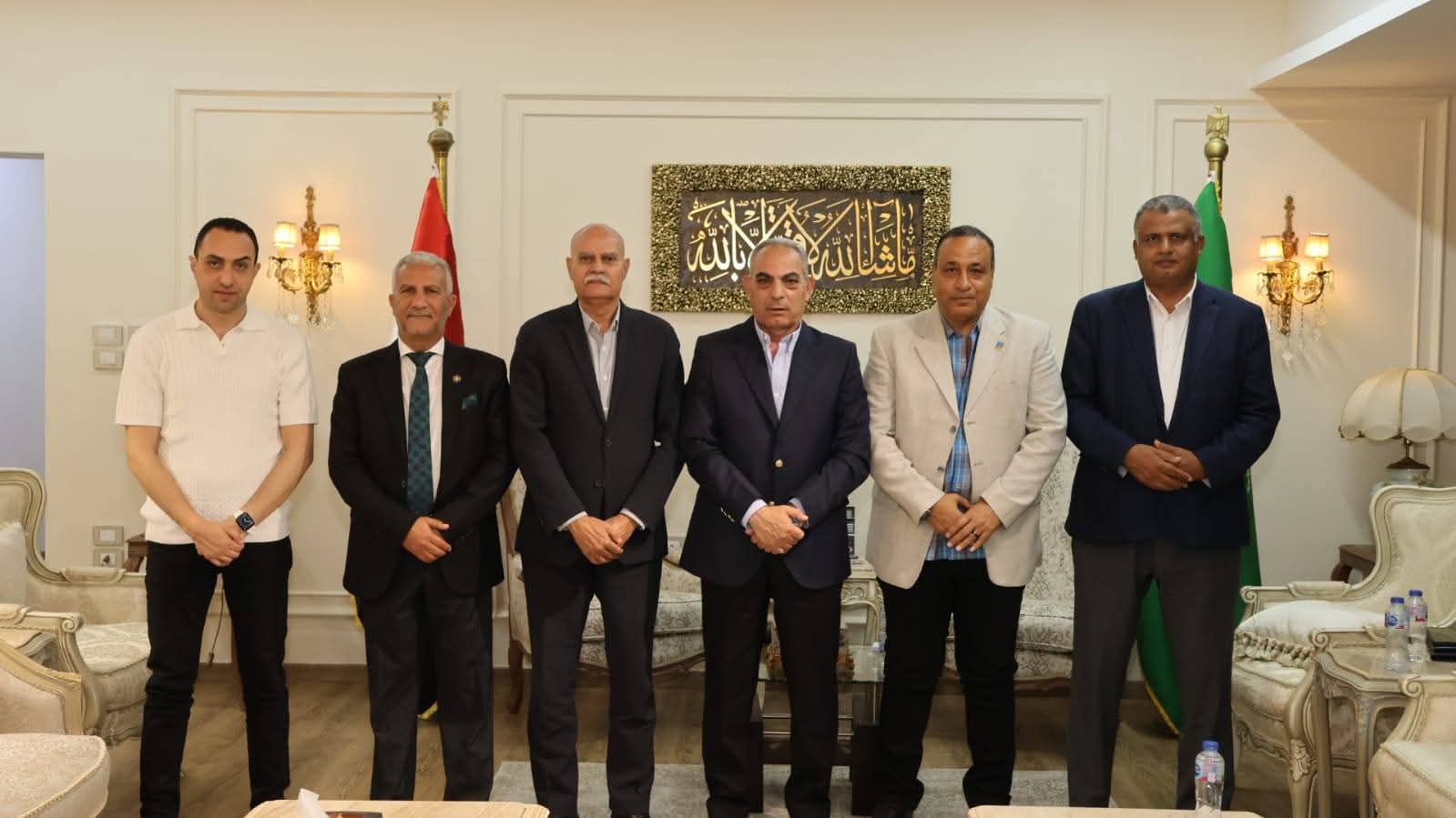 محافظ الإسماعيلية يتدخل لإنقاذ الدراويش.. لجنة إدارة الإسماعيلي تتراجع عن الاستقالة وتتعهد بعبور الأزمة