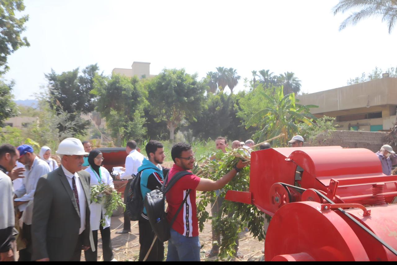 جامعة القاهرة تدشّن وحدة متخصصة لتدوير المخلفات الزراعية بكلية الزراعة