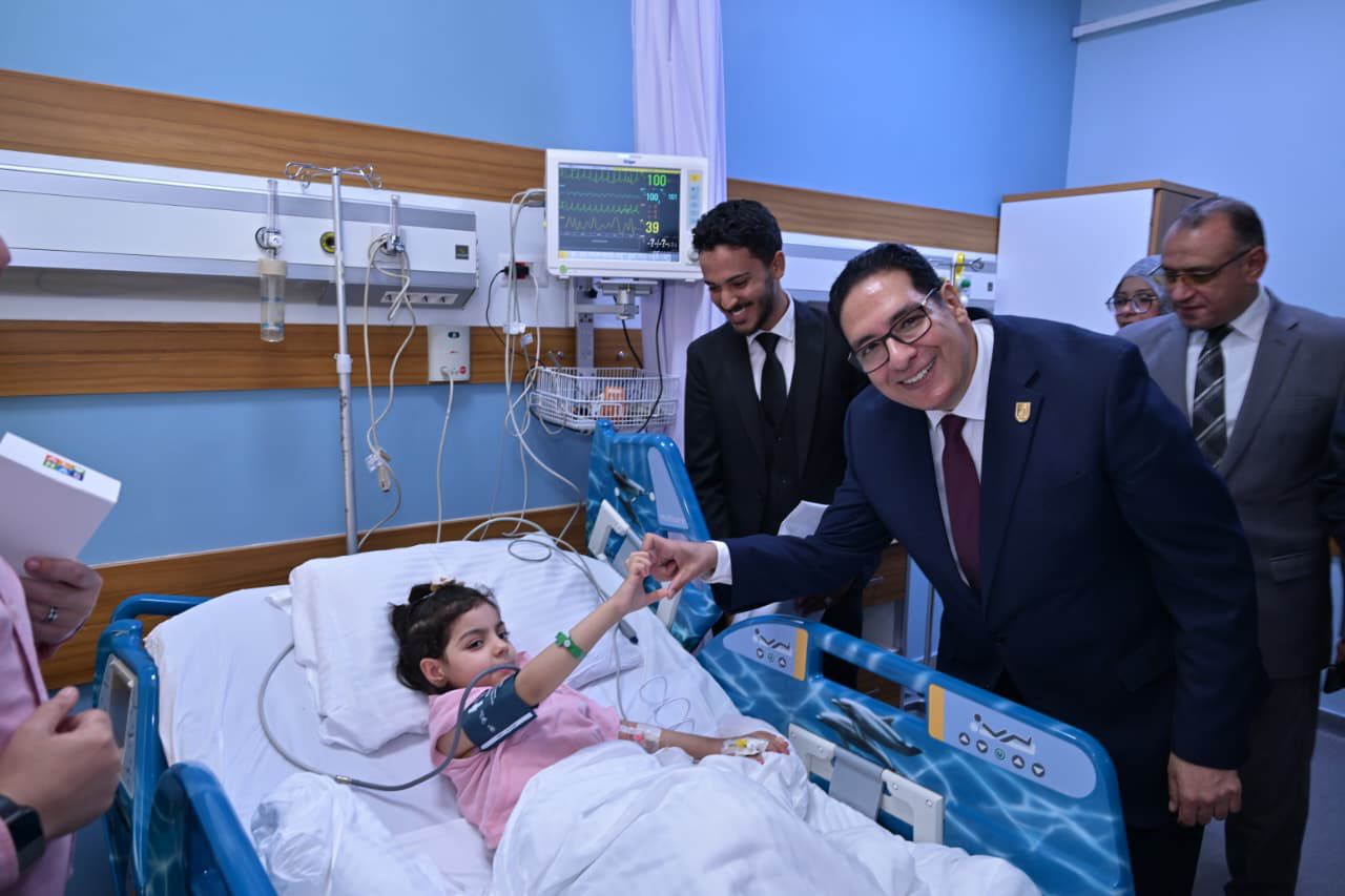 جامعة القاهرة في زيارة لمستشفى الناس تفعيلا لمنصة أثر