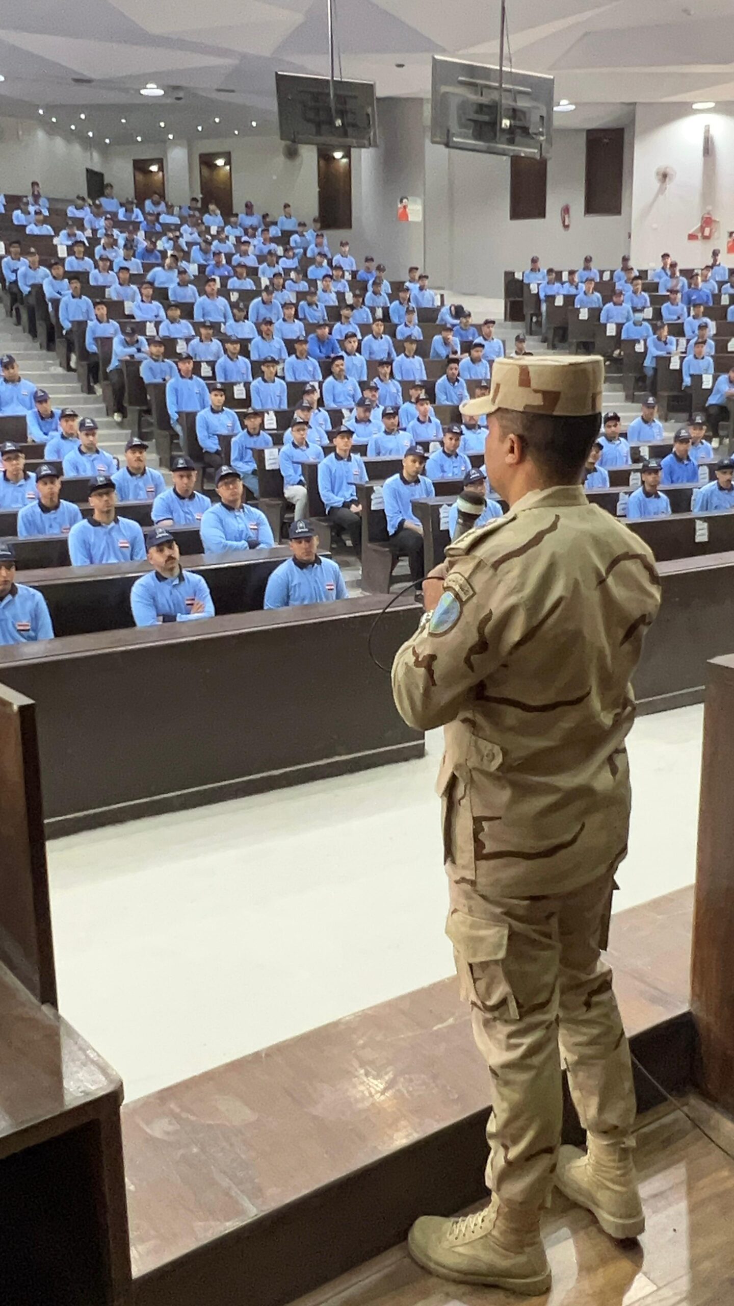 1200 طالب في دورة التربية العسكرية رقم (20) بجامعة العاصمة لتعزيز الانتماء