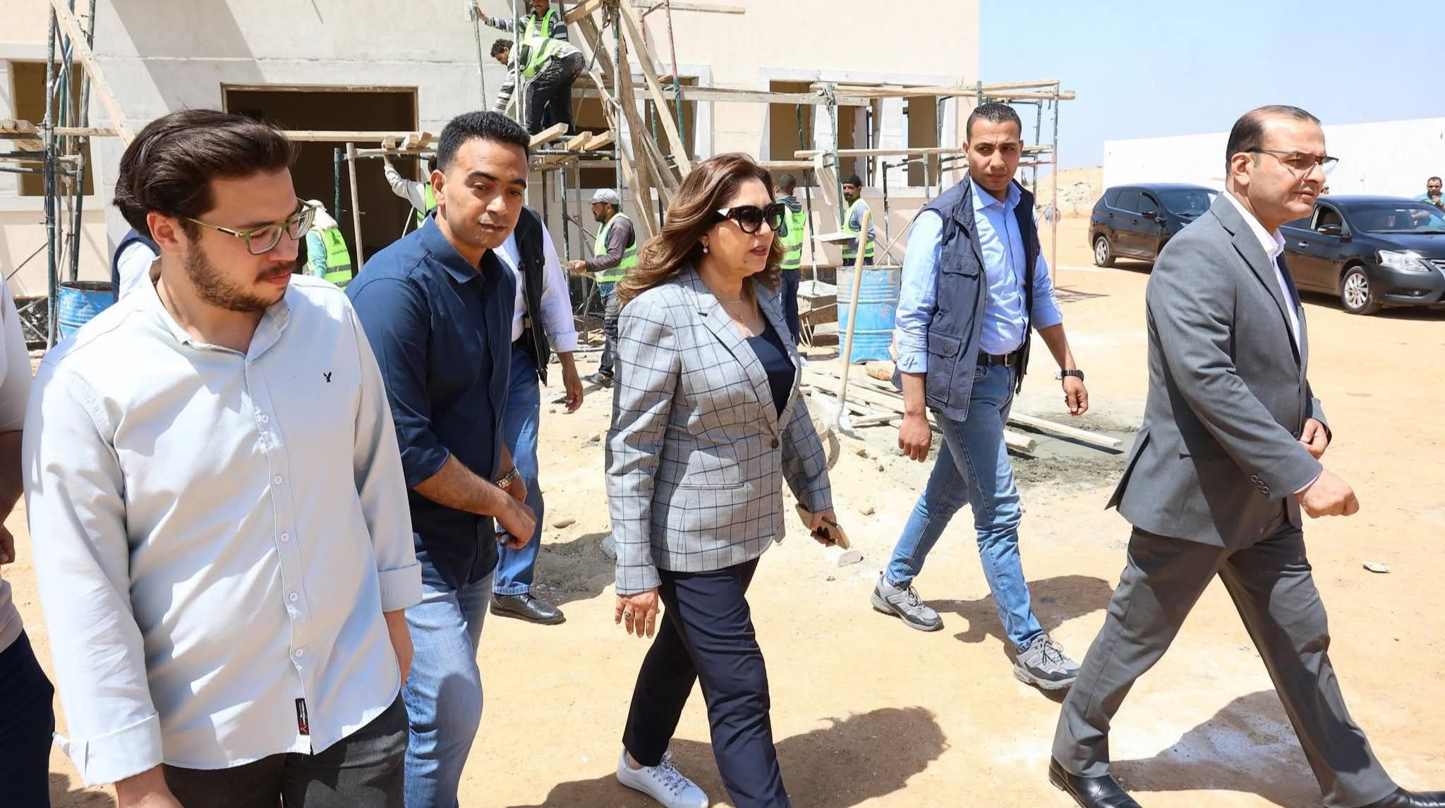 وزيرة التنمية المحلية تتفقد مشروع وحدة احتجاز المضبوطات ومركبات التكهين بالخانكة