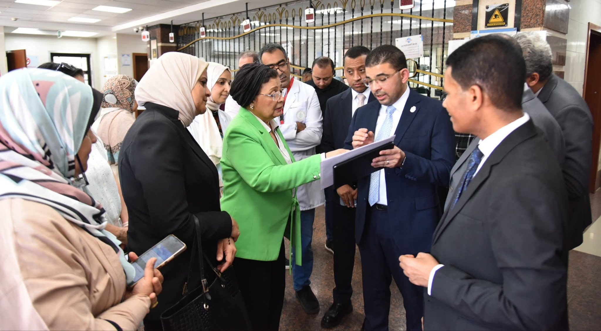 نائب وزير الصحة تجري جولات ميدانية واجتماعات تنسيقية بالأقصر لتعزيز الصحة الإنجابية