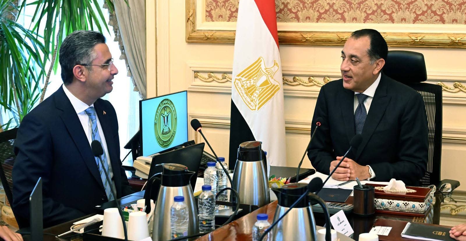 رئيس الوزراء يتابع مع وزير التموين استعدادات استقبال العيد الأضحى المبارك