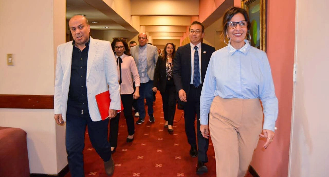 وزيرة الثقافة تتابع خطط تطوير دار الأوبرا المصرية وتتفقد المسرح الكبير