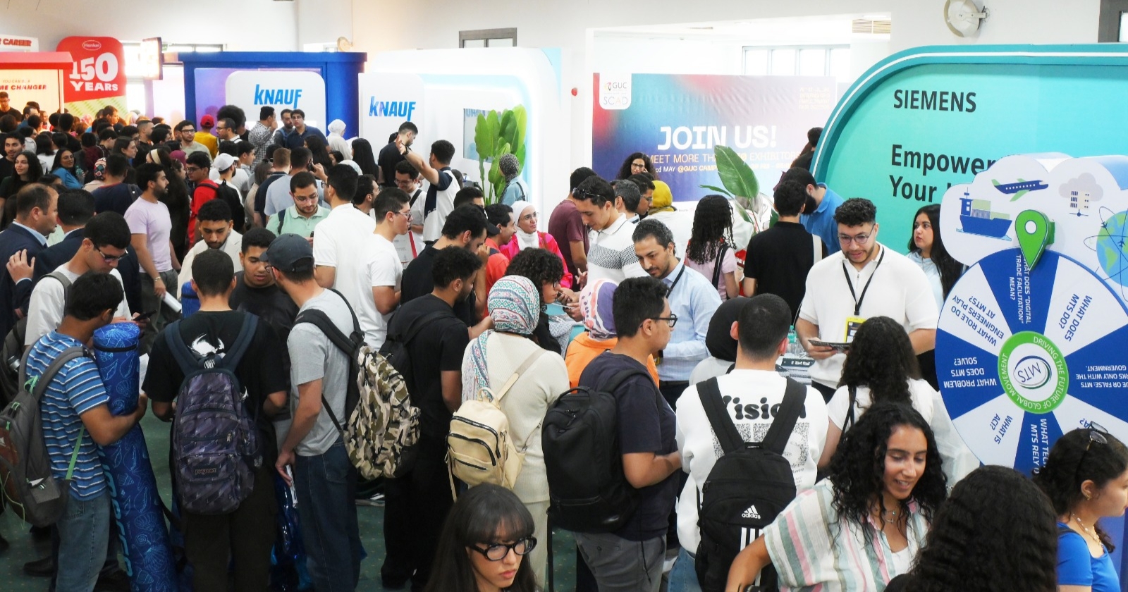 منصة استراتيجية لربط التعليم بسوق العمل.. ملتقى التوظيف بالجامعة الألمانية بالقاهرة